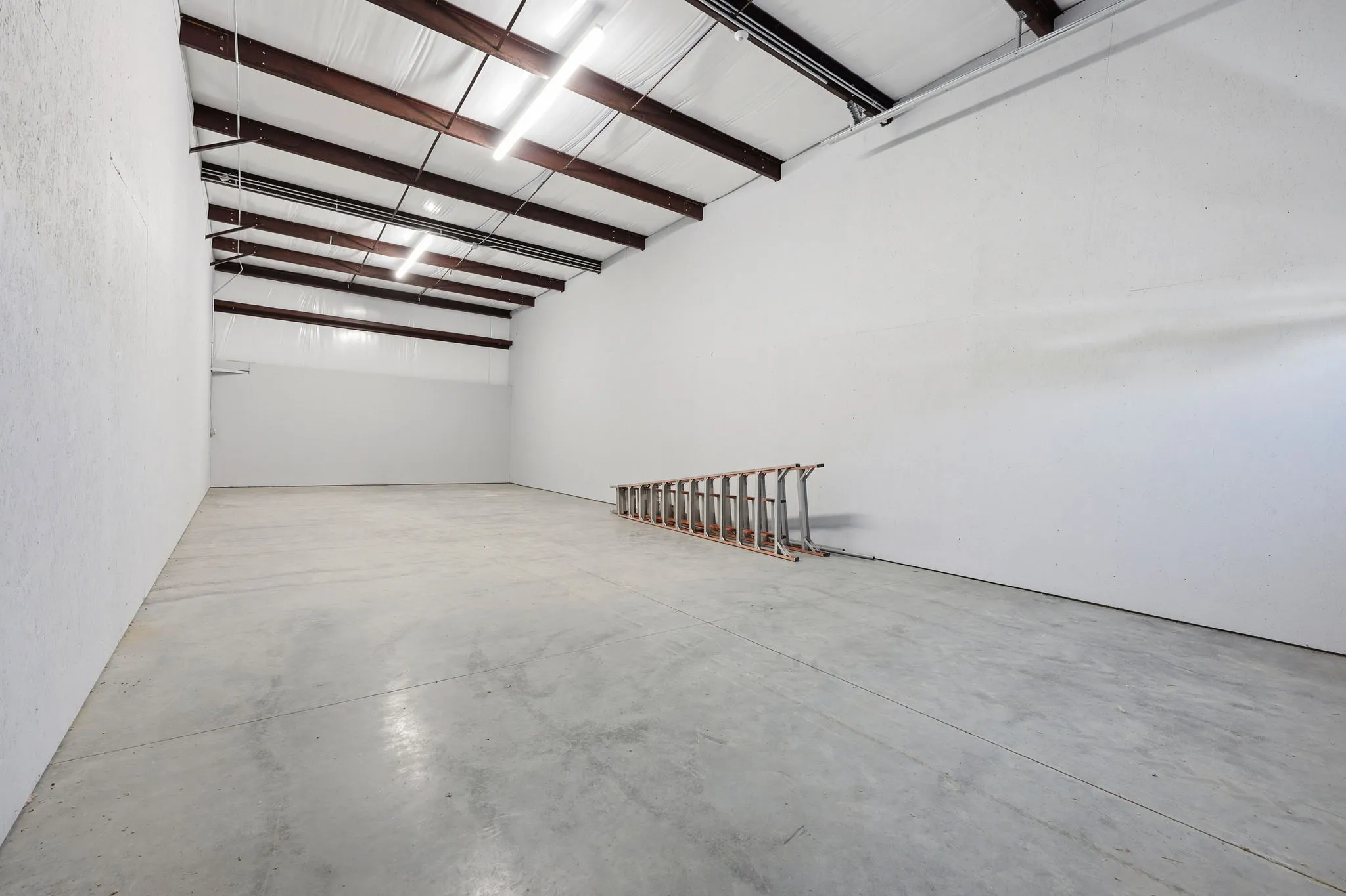 apartment image 14