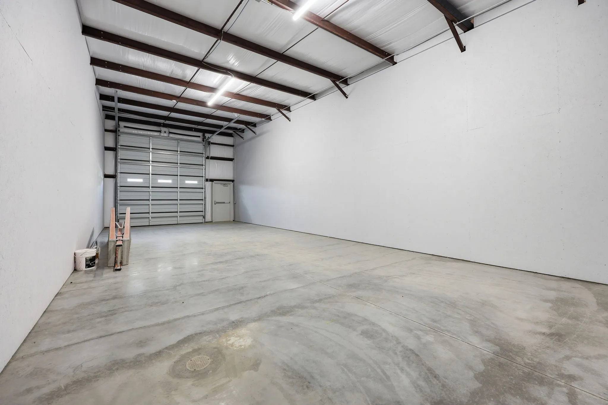 apartment image 16